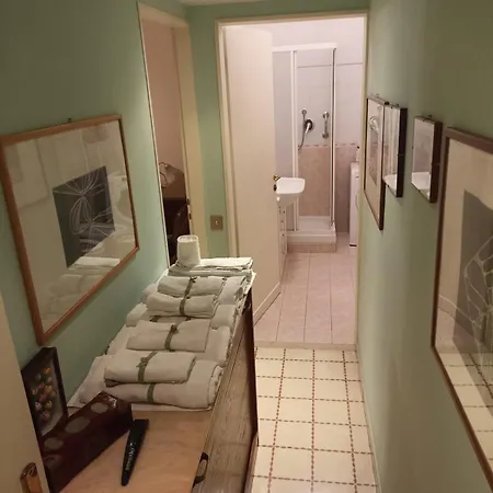 Casawally Metrob Marconi Sanpaolobasilica Colosseo * Roma